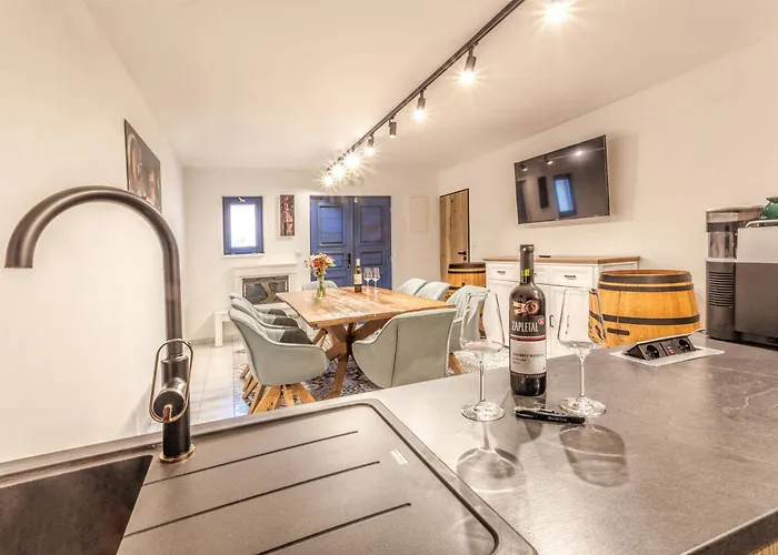 Modrý Sklep 77 * Velké Pavlovice